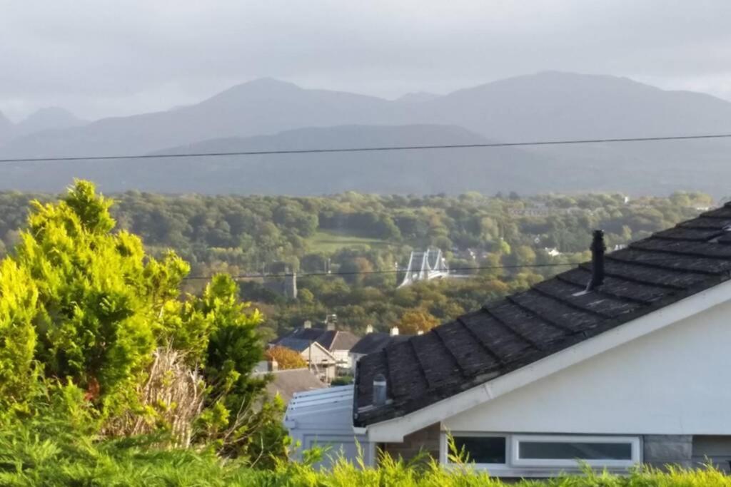 Snowdonia View On Isle Of Anglesey Villa Menai Bridge Eksteriør billede